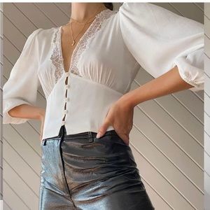 Aritzia romance me blouse